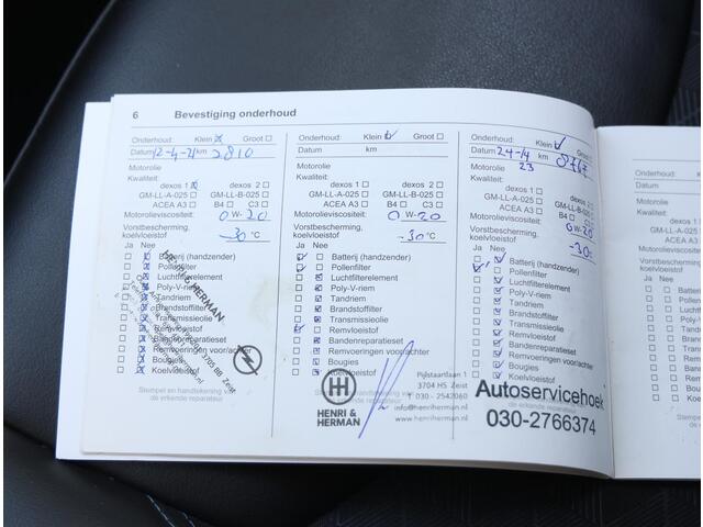 Opel KARL 1.0 Innovation | UNIEK!| AppleCarPlay/Android | Stoel/Stuurverwarming | Climate Control | Cruise Control | Parkeersensoren | Trekhaak | Isofix | Privacy Glass |