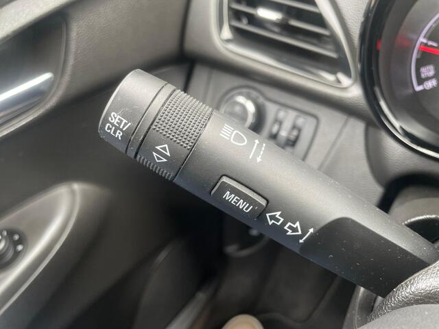 Opel KARL Rocks Online Edition Airco | Trekhaak | Cruise Control | Navigatie | Parekeersensoren |