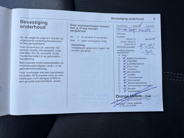 Opel KARL 1.0 ecoFLEX Innovation / AppleCarplay - Android Auto / Stoelverw. + Stuurverw. / Parkeersensoren. Achter / Climate / 15'' LMV /