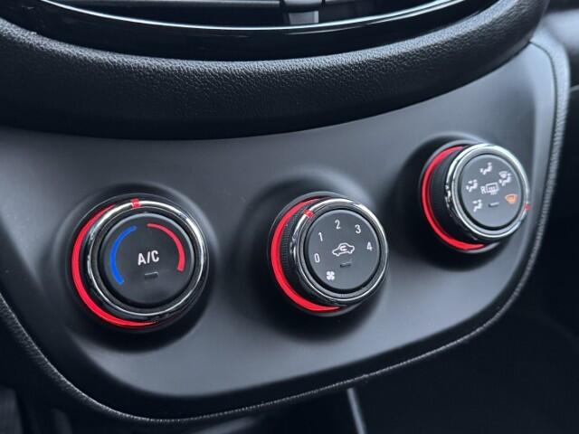 Opel KARL 1.0 Rocks Online Edition