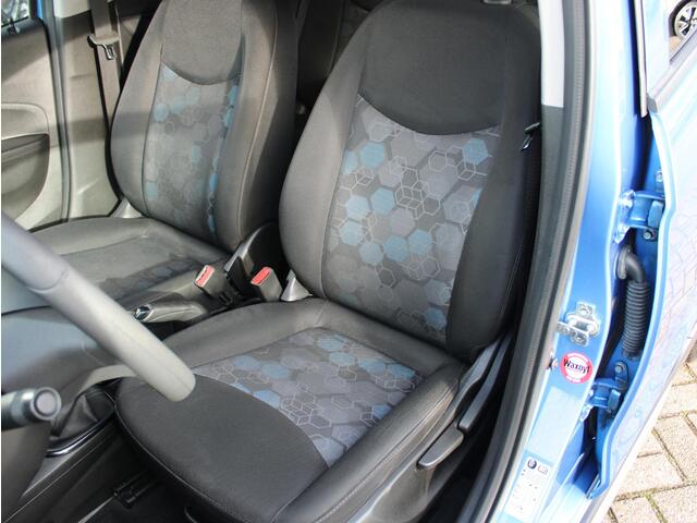 Opel KARL 1.0 Rocks Online Edition | Airco / Parkeersensoren / Cruise Control / Apple Carplay