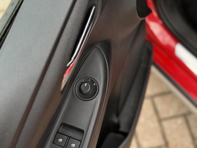 Opel KARL 1.0 Rocks Online Edition Automaat!! | Airco | PDC Achter | Apple Carplay/Android Auto | Privacy Glas | RIJKLAARPRIJS INCL 12 MAANDEN GARANTIE EN BEURT