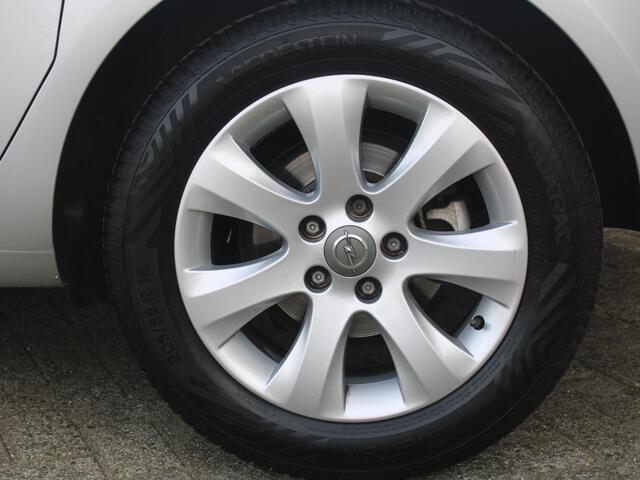 Opel MERIVA 1.4 Turbo Blitz | NAVIGATIE | TREKHAAK | ALL SEASON BANDEN |