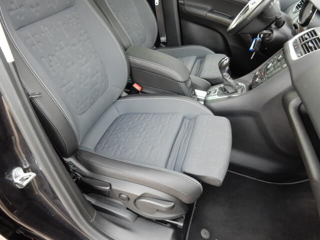 Opel MERIVA 1.4 120PK Turbo BlitZ | All season banden | Trekhaak | Half leder | AGR stoelen | Winter pack |