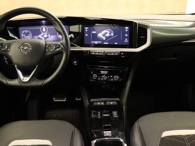 Opel MOKKA Electric Level 4 50 kWh ¤2.000 EURO SUBSIDIE MOGELIJK! - PARKEERSENSOREN VOOR EN ACHTER - DODE HOEK DETECTIE - ACHTERUITRIJ CAMERA - APPLE CARPLAY/ANDROID AUTO - KEYLESS ENTRY & START