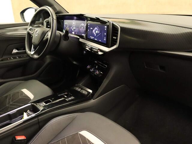 Opel MOKKA Electric Level 4 50 kWh ¤2.000 EURO SUBSIDIE MOGELIJK! - PARKEERSENSOREN VOOR EN ACHTER - DODE HOEK DETECTIE - ACHTERUITRIJ CAMERA - APPLE CARPLAY/ANDROID AUTO - KEYLESS ENTRY & START