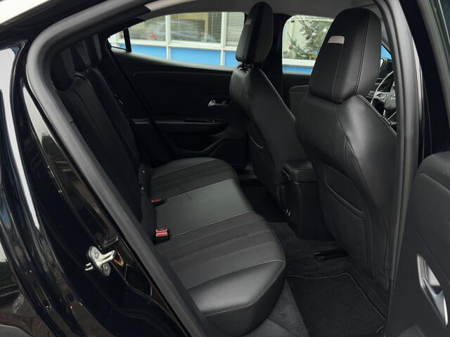 Opel MOKKA Mokka-e Elegance 50-kWh 11kw bl. | Voorstoelen Verwarmd | Achteruitrijcamera | Stuurverwarming | Rijklaar + 12 Maand BOVAG Garantie