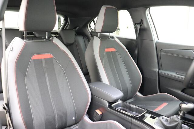 Opel MOKKA 1.2 Level 4 | Navigatie | Climate control | Zwart dak | Camera | Lichtmetalen velgen | Dodehoekdetectie | Getint glas | DAB Radio