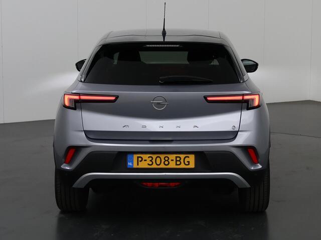 Opel MOKKA Mokka-e Business Elegance 50-kWh 11kw bl. | Apple CarPlay/Android Auto | LED | DAB | Rij-hulp Systeem | 3-Fase | Camera | 12 Inch Display | PrivacyGlass |