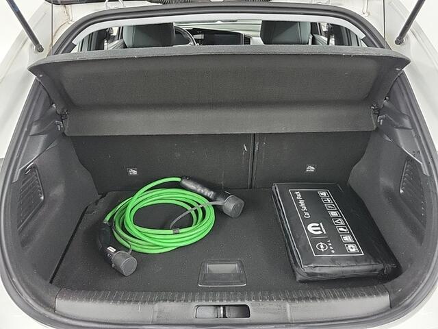 Opel MOKKA Mokka-e Business Elegance 50-kWh (136 PK) 1e-Eig. Opel-Dealer-Onderh. BOVAG-Garantie. NL-Auto. Warmtepomp, Navigatie/Apple-Carplay/Android-Auto, Cruisecontrol, Keyless-Entry/Start, Parkeersensoren, Achteruitrijcamera, DAB, Lm-Velgen-17Inch, Privacy-Glas