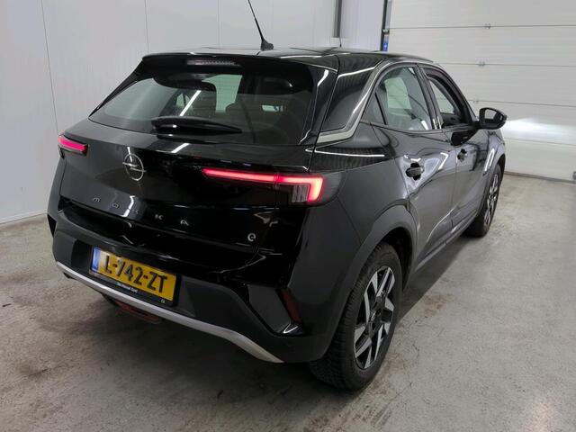 Opel MOKKA Mokka-e Elegance 50-kWh 11kw bl. Navigatie Apple Carplay/Android Auto Camera Parkeersensoren achter Crusie Control Stoel-en stuurverwarming Ledverlichting Getinte ramen Climate Control