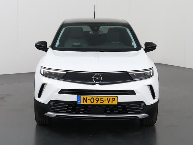 Opel MOKKA Mokka-e Elegance 50-kWh 7.4kw bl. | DAB | Stoel/Stuurverwarming | Navigatiesysteem | Parkeercamera | Keyless Go | Dodehoekdetectie |