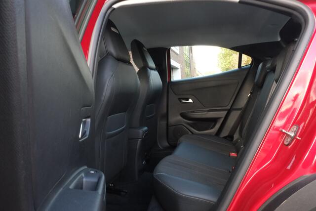 Opel MOKKA 1.2 Turbo Business Elegance Trekhaak, Achteruitrijcamera, Dodehoek detector