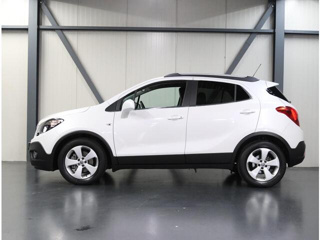 Opel MOKKA 1.4 140PK Turbo Cosmo | AGR Stoelen | Armsteun | Trekhaak | Climate Control | Cruise Control | Camera | 17" LMV | Goed Onderhouden | Isofix | Privacy Glass |