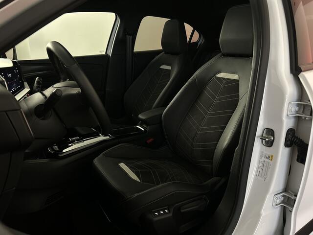 Opel MOKKA Electric Ultimate 50 kWh Topstaat zeer sportieve Mokka! | Multimedia | Navi Pro | Zwart dak en motorkap!