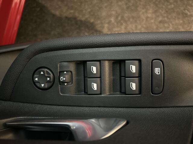 Opel MOKKA Electric Ultimate 50 kWh Mokka in nieuwstaat, lage kilometerstand, Multimedia Navi Pro