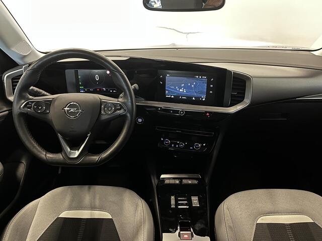 Opel MOKKA Mokka-e Elegance 50-kWh | Navigatie | Climate Control | Cruise control | LED | Parkeersensoren | Achteruitrij camera | Voorstoelen verwarmd | Apple Carplay/ Android Auto