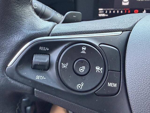 Opel MOKKA 1.2 Turbo Elegance AUTOMAAT !! Carplay navi ,stuur verwarming+ stoelen . lijndetectie PDC .Cruise contr . Camera 360 .