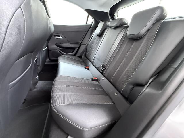 Opel MOKKA T 131pk Elegance Navi Camera Apple Carplay Android PDC Auto bord-herkenning ECC Cruise Control Pdc Elegance Lmv Led Isofix Lane Assist Regen-Lichtsensor Virtual Cockpit 1.2 turbo 1e Eigenaar (door ons-) Dealeronderhouden Origineel NLse auto