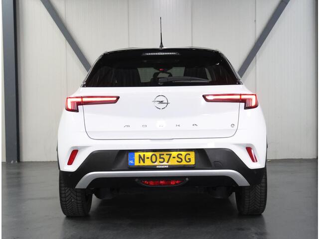 Opel MOKKA Mokka-e Elegance 50kWh 136PK | 1ste eigenaar | 3 FASE | ACCURAPPORT 91% | Cruise Control | Climate Control | LED | Camera | 18"LMV | Digitale Cockpit | Navigatie | FULL LED | Isofix | Privacy Glass | Two-Tone | Warmtepomp |