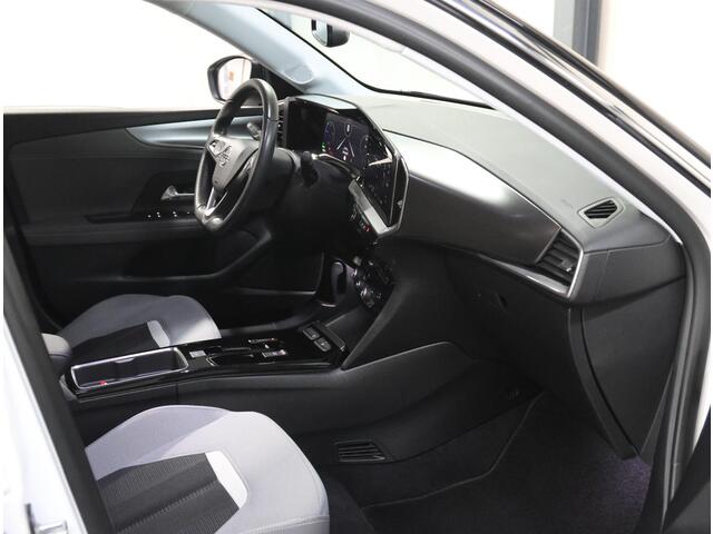 Opel MOKKA Mokka-e Elegance 50kWh 136PK | 1ste eigenaar | 3 FASE | ACCURAPPORT 91% | Cruise Control | Climate Control | LED | Camera | 18"LMV | Digitale Cockpit | Navigatie | FULL LED | Isofix | Privacy Glass | Two-Tone | Warmtepomp |