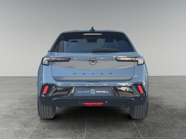 Opel MOKKA Electric GSE EV 54kWh 281pk | SNEL LEVERBAAR! | ¤5.000 KORTING | ZWARTE MOTORKAP | SPORTSTOELEN | CAMERA | APPLE CARPLAY / ANDROID AUTO | 3-FASEN |