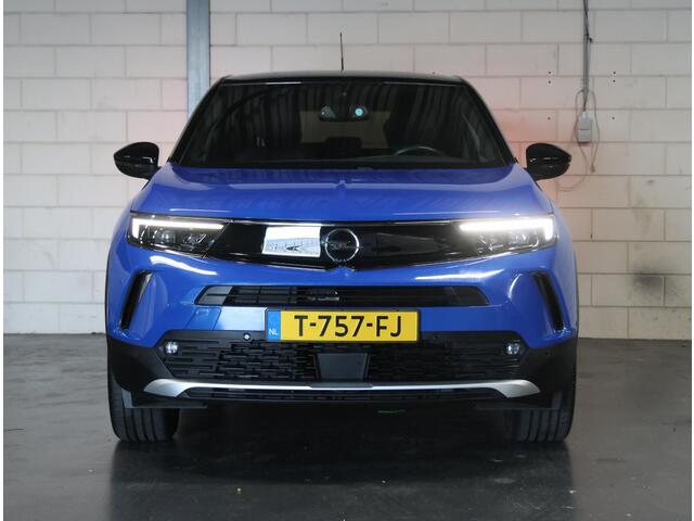 Opel MOKKA Mokka-e Ultimate 50kWh 136PK | 1ste eigenaar | ACCU 96% | Massagestoel | Winterpakket | LEER/Alcantara | Navigatie | Camera | Dodehoekdetectie | Adaptive Cruise Control | Climate Control | AppleCarplay/AndroidAuto | Isofix | Privacy Glass | Two-Tone |