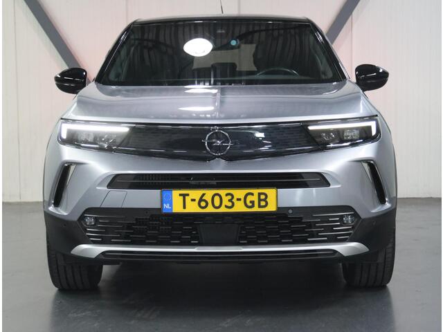 Opel MOKKA 130PK Ultimate | AppleCarPlay/AndroidAuto | Camera | Dodehoekdetectie | Stuur/stoelverwarming | AUTOMAAT | Alcantara/Leer | Two-tone | Adaptief Cruise Control | Keyless | Isofix | Privacy Glass | Trekhaak |