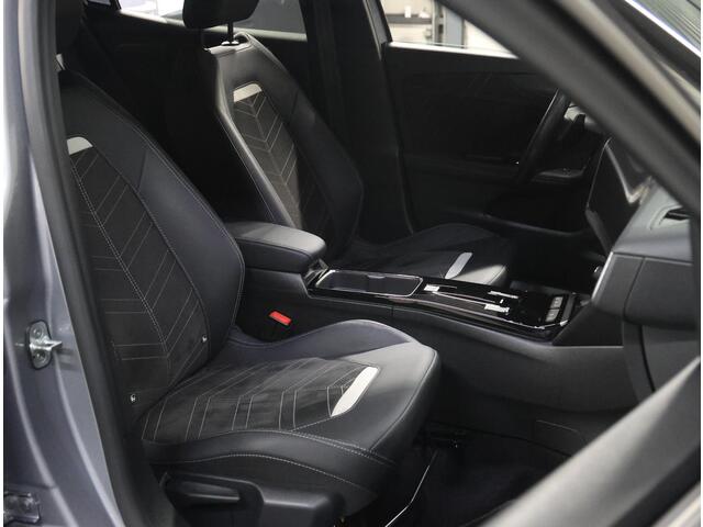 Opel MOKKA 130PK Ultimate | AppleCarPlay/AndroidAuto | Camera | Dodehoekdetectie | Stuur/stoelverwarming | AUTOMAAT | Alcantara/Leer | Two-tone | Adaptief Cruise Control | Keyless | Isofix | Privacy Glass | Trekhaak |