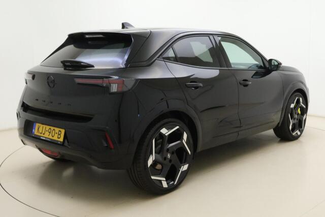 Opel MOKKA Electric GSE 54 kWh | GSE | Stoel/stuurverwarming | Achteruitrijcamera | Unieke uitvoering | 20" Lichtmetalen velgen | Adapt. Cruise control | Alcantara sportstoelen