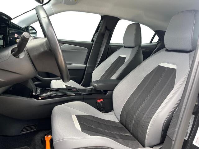 Opel MOKKA Mokka-e Elegance 3-FASEN 50kWh 136pk | ALL SEASON BANDEN | STOEL + STUURVERW. | 180° CAMERA | NAVI PRO | APPLE CARPLAY / ANDROID AUTO | ISOFIX |