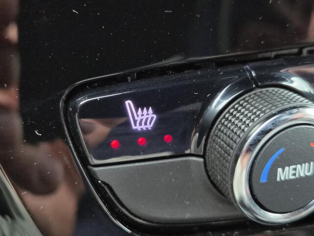 Opel MOKKA Electric GS 50 kWh / SOH 99% / Comfort-pakket / Stuur- & Stoelverwarming / CCS snelladen / Warmtepomp / Achteruitrijcamera / Cruise control / Parkeersensoren achter / Climate control / Keyless Start /