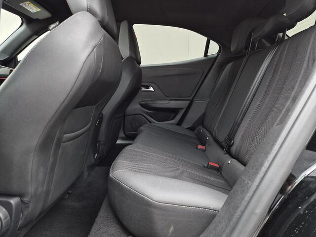 Opel MOKKA Electric GS 50 kWh / SOH 99% / Comfort-pakket / Stuur- & Stoelverwarming / CCS snelladen / Warmtepomp / Achteruitrijcamera / Cruise control / Parkeersensoren achter / Climate control / Keyless Start /