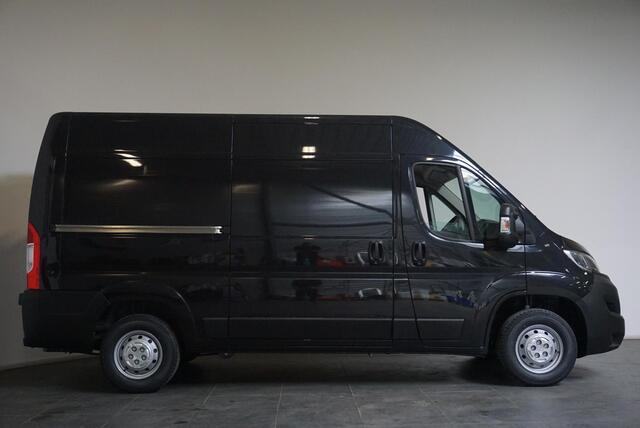 Opel MOVANO 2.2D 140 L2H2 Edition Airco Navi Parkeersensoren Trekhaak