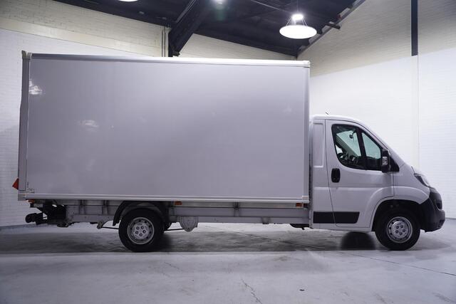 Opel MOVANO 2.2D 140 pk Bakwagen met Laadklep va 419,- p/mnd Airco, Cruise Control, 3-Zits, LxBxH 430x201x210 cm
