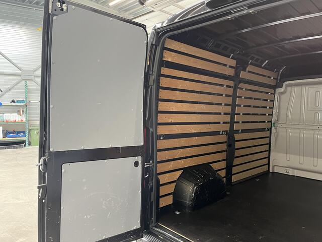 Opel MOVANO 2.2D 140 L2H2 Edition Airco Navigatie Parkeersensoren Trekhaak Cruise Imperiaal