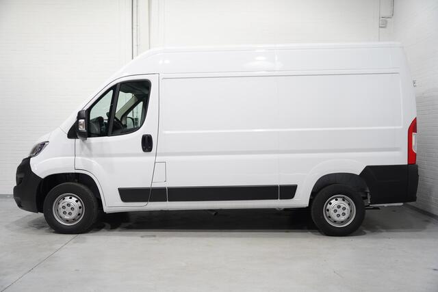Opel MOVANO 2.2D 140 pk L2H2 Navi, Camera, v.a. 349,- p/mnd Apple Carplay, Cruise Control, 270 Graden Deuren, 3-Zits, Demo