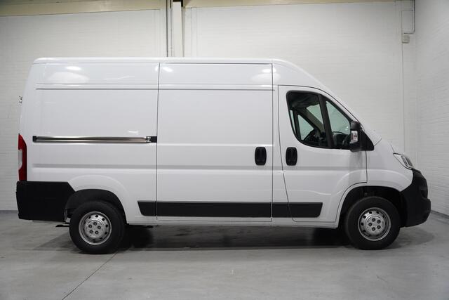 Opel MOVANO 2.2D 140 pk L2H2 Navi, Camera, v.a. 349,- p/mnd Apple Carplay, Cruise Control, 270 Graden Deuren, 3-Zits, Demo