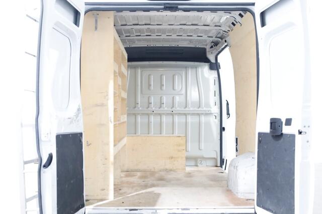 Opel MOVANO 2.2D 140pk L2H2 Airco/Carplay/Camera 04-2023