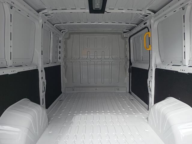 Opel MOVANO L2H1 2.2D 120 PK 3.0T | GEEN BPM | Vaste trekhaak | Full LED koplampen | Dodehoek detectie | Achteruitrij assistent | Parkeersensoren v/a | Achteruitrijcamera | Reservewiel | van ¤33.861 voor ¤28.900 | N0005