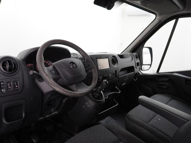 Opel MOVANO 2.3CDTI L2H2 3-Persoons Navi Ecc Camera Cruise Control Bluetooth Regen/Lichtsensor Pdc Betonplex vloer Lat om Lat betimmering Schuifdeur Navigatiepakket EURO 6 Y