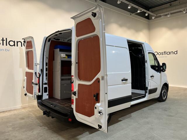 Opel MOVANO 2.3 L2H2 136 PK Servicebus / Inrichting / Euro 6 / Airco / Cruise Control / Trekhaak / CarPlay / PDC / Navigatie / 3-Zits / 67.300 KM !!