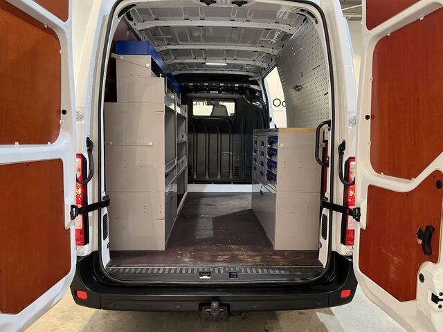 Opel MOVANO 2.3 L2H2 136 PK Servicebus / Inrichting / Euro 6 / Airco / Cruise Control / Trekhaak / CarPlay / PDC / Navigatie / 3-Zits / 67.300 KM !!