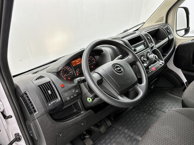 Opel MOVANO 2.2D 140pk Bakwagen met Laadklep Achteruitrijcamera Cruise Control Meubelbak