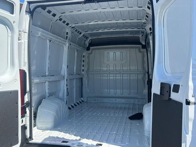 Opel MOVANO 2.2D 140 L2H2 3.3t | Navigatie | Trekhaak | Verzwaarde vering | Climate Control | Cruise Control | Financial Lease mogelijk