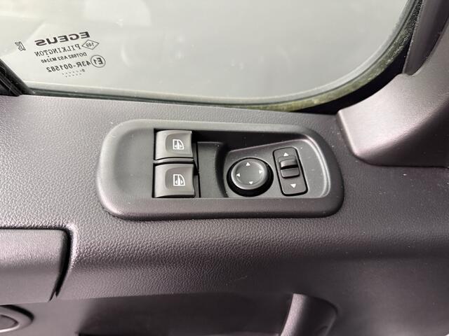Opel MOVANO 2.3Turbo 150PK L2H2 | Imperiaal | Trekhaak | Navigatie | Camera | Airco | Cruise | Betimmering | 3-Zits