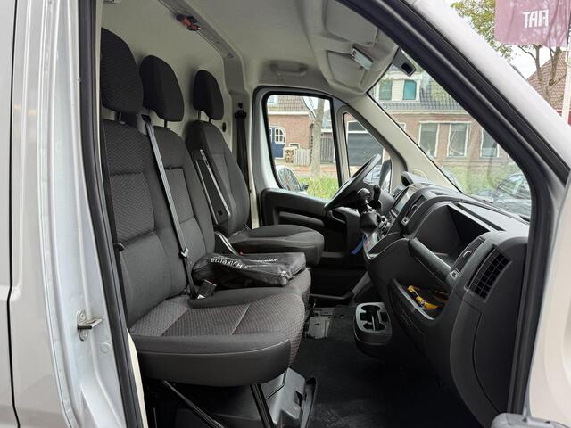 Opel MOVANO 2.2D 140 Zwaar L2H2 3.5t | 3 Zitplaatsen | Elektrische Laadklep | Achteruitrijd Camera | Laadruimte Betimmering | Airco & Cruise Control |