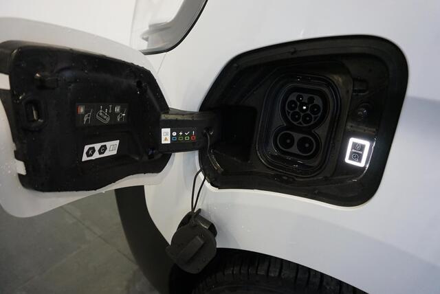 Opel VIVARO Vivaro-e L3H1 Edition 75 kWh Airco Navigatie Cruise Control