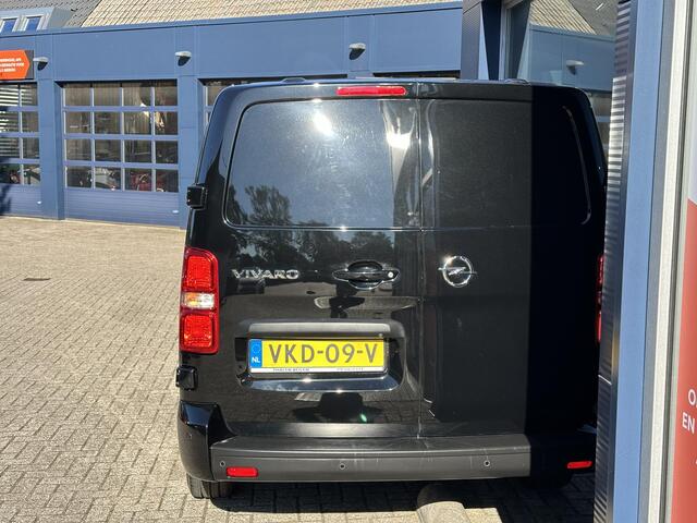 Opel VIVARO 2.0 CDTI 150 PK L3H1 Innovation | Zeer nette bus ! | Navigatie | Climate Control | Camera | Dode Hoek Bewaking | Zijschuifdeur | Cruise Control | DAB+ Radio | Parkeersensoren | Apple Carplay & Android Auto | LED Dagrijverlichting | Reservewiel |