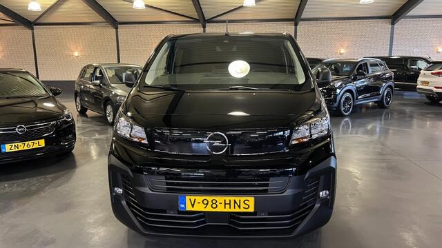 Opel VIVARO 2.0 DIESEL 145 L3 DC